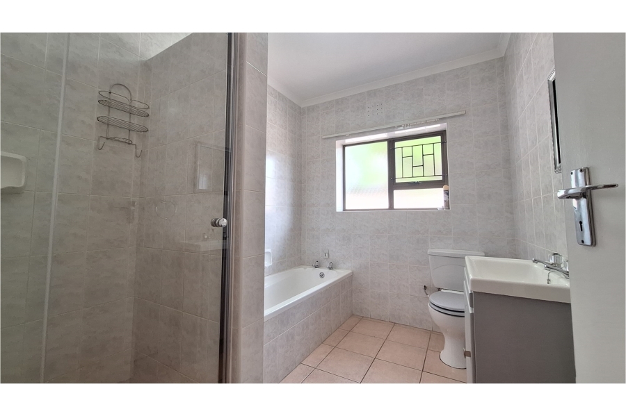 3 Bedroom Property for Sale in Middedorp Western Cape